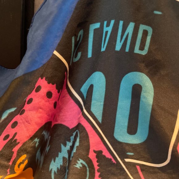 scarf, silk scarf with complimentary colours in a comic style - Picture 2 of 3